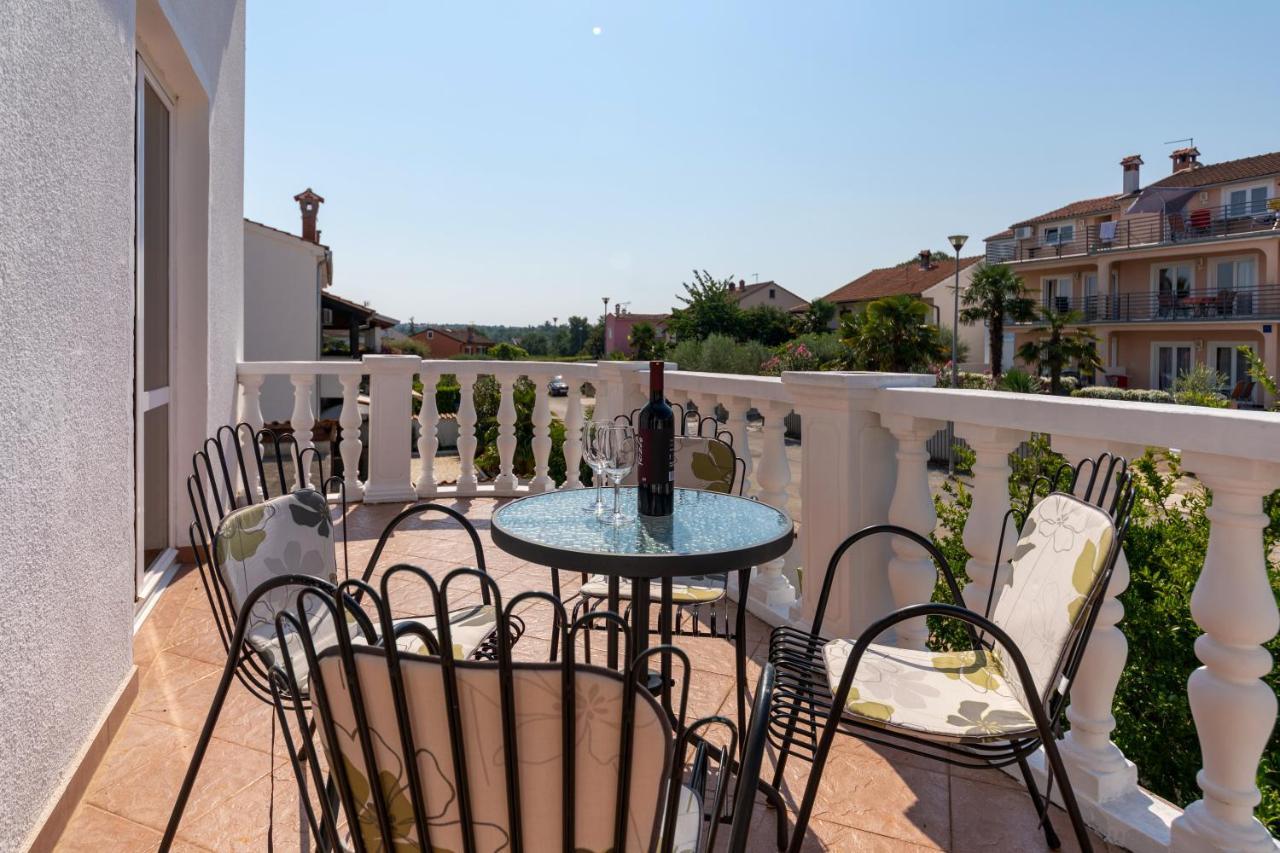Apartments Oliva Poreč Zewnętrze zdjęcie